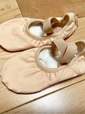 New with tags pink capezio ballet shoes size 13